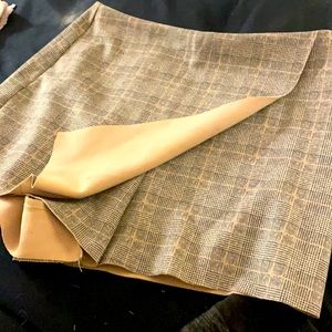 FOREVER 21 NWOT SOFT SUEDE MED PLAID SKORT